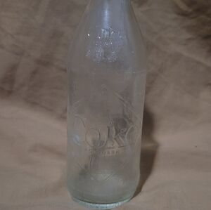 Vtg. 1960s Straight Sided Diamond Pattern Coke Bottle 10oz